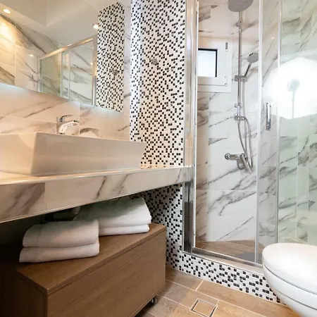 F & B Collection - Seaview Minilux Apartament *